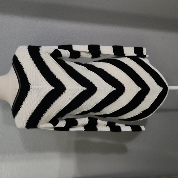 Y2K Black and White Striped Sweater Size Small - Picture 2 of 3